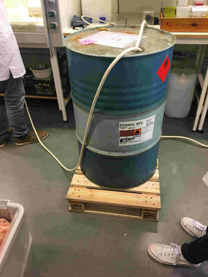 A barrel in a lab. Photo.