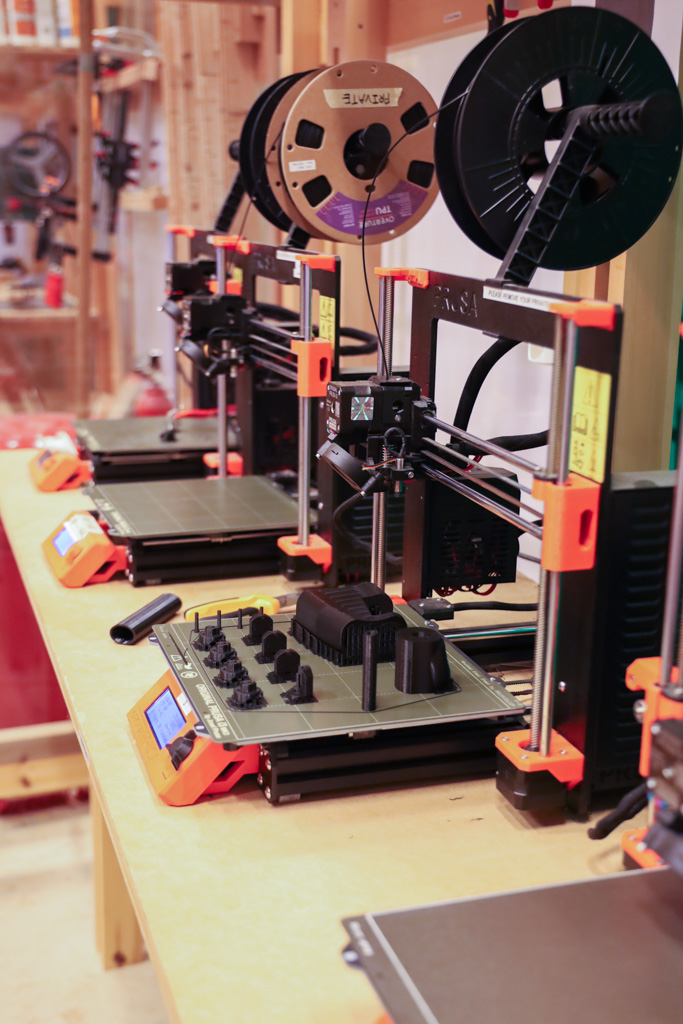 Image of a 3D printer in the X-lab.
